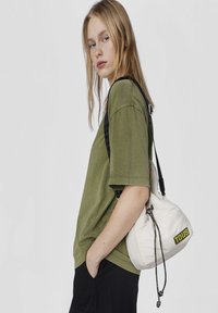 Tous BOMBONERA TOUS CAROL SOFT - Bolso de mano - beige