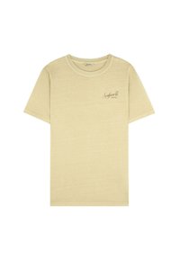 Kortærmet, lysegul t-shirt lavet af tekstureret stof med et lille, broderet "Scalpers Co HOTEL" logo på venstre bryst.