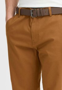 Pantalón Chino Para Hombre De La Marca BLEND - Tela Suave, Cintura Elástica, Estilo Casual Atemporal