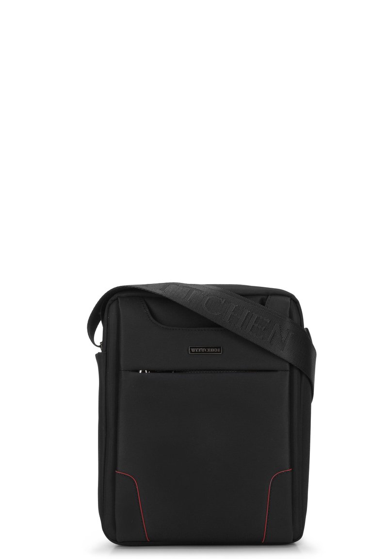 Borsa a tracolla nera con tessuto testurizzato, dotata di una tasca frontale con zip e accenti rossi. Include una tracolla regolabile con logo in rilievo.