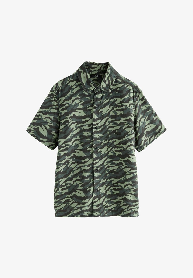 Lühikeste varrukatega nööbitav särk, millel on roheline ja must tigri triibuline kamuflaažimuster ning terav krae.