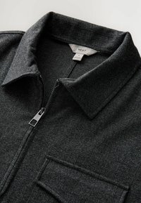 Thumbnail Image 4