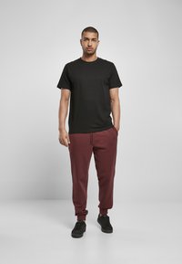 Urban Classics BASIC  - Treniņtērpa apakšdaļas - cherry