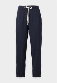 Sélectionné, new classic navy