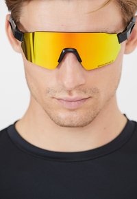 Thumbnail Image 3
