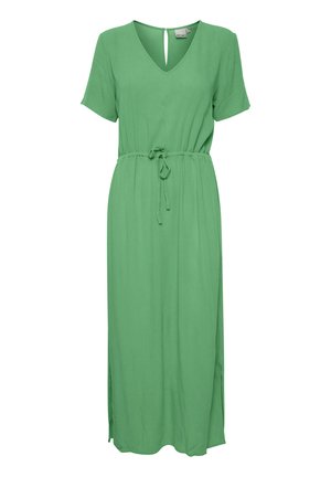 Robe maxi verte avec un décolleté en V, des manches courtes et une taille à cordon. Présente un dos en forme de trou de clé et des fentes latérales pour faciliter les mouvements.