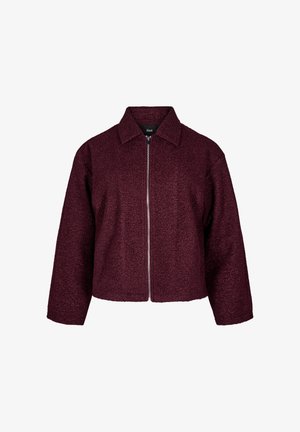 Burgunderfarbene Zip-Jacke aus strukturiertem Stoff. Verfügt über einen Kragen und weite Ärmel, mit einem kurzen Design und ohne zusätzliche Akzente.