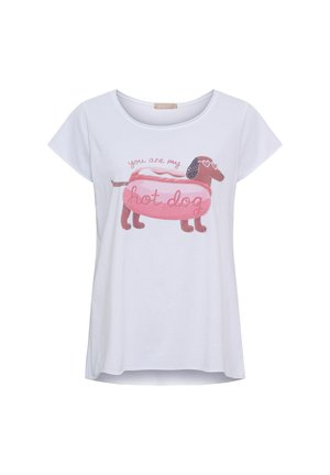 Hvid t-shirt med korte ærmer med grafik af en gravhund, der bærer hjerteformede solbriller og en lyserød hotdogbolle med teksten "du er min hotdog."