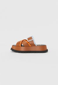 Vybráno, camel/orange/baby blue