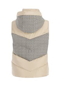 Beige Steppweste mit einem texturierten grauen gemusterten Rücken. Sie verfügt über eine Kapuze und ein Chevron-Design. Aus weichem, isoliertem Material mit glatter Oberfläche.