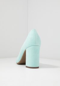 Peter Kaiser Classic heels - mint