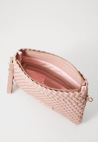 Valentino Bags SHANTEL - Kabelka - cipria