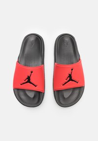 Jordan JUMPMAN SLIDE - Matalakantaiset pistokkaat - university red/black