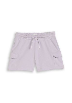 Jasnofioletowe casualowe szorty z elastycznym pasem, sznurkiem i kieszeniami typu cargo po obu stronach, ułożone płasko na białym tle.