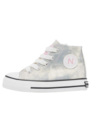 Sneakers alte - himmlisch