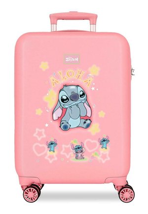 Maleta rígida rosa con el personaje de dibujos animados Stitch, texto "ALOHA", estrellas, corazones y cuatro ruedas para rodar.