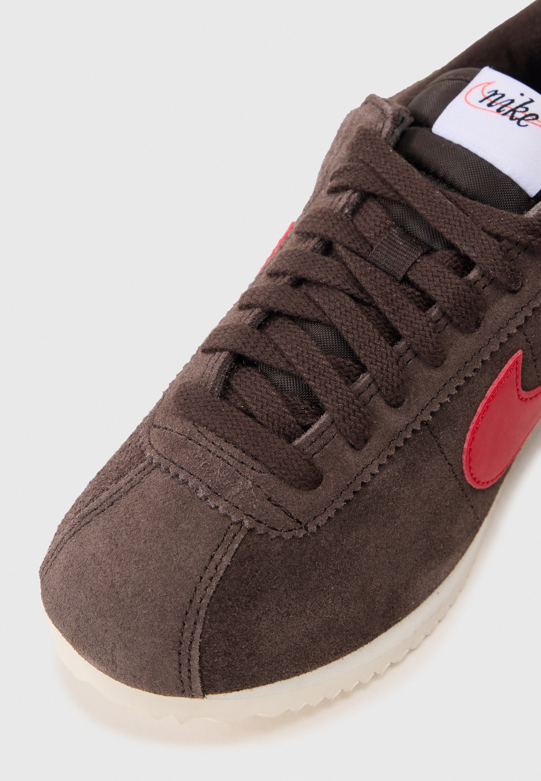 nike classic cortez velvet