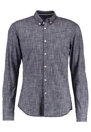 Herreskjorte med lange ærmer og knapper foran, med knaplukning på kraven, gråt tekstureret stof og hvide knapper ned foran.