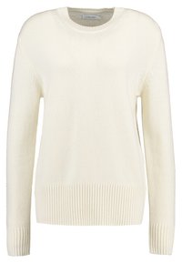 Kremowy sweter dzianinowy z okrągłym dekoltem, prążkowanymi mankietami i dołem. Miękka tekstura z nieco luźnym krojem i minimalnym zdobieniem.