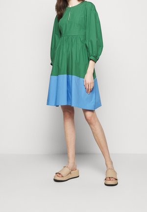 Robe de jour - green