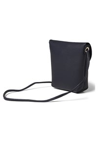 Borsa a tracolla in pelle blu navy con una texture a boules, forma rettangolare e una sottile tracolla regolabile. Presenta un accento in metallo.