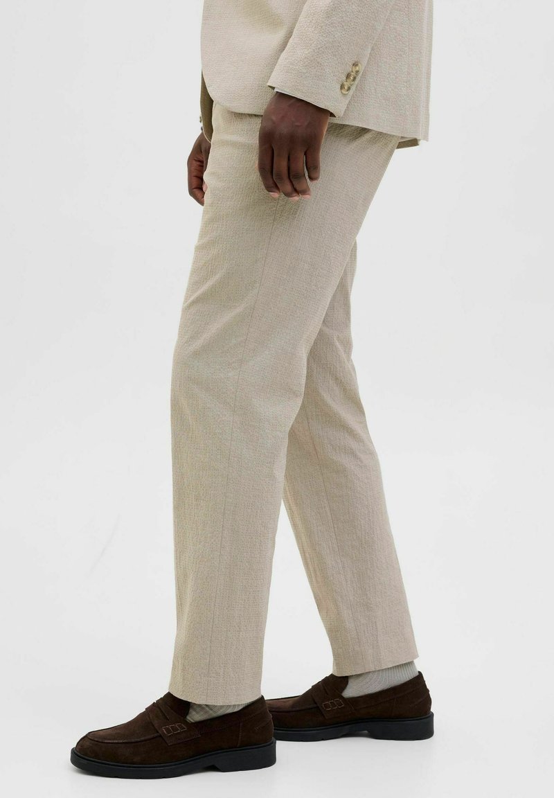 Jack & Jones PREMIUM JPRFRANCO TROUSER RELAXED FIT - Pantaloni eleganti - black/nero