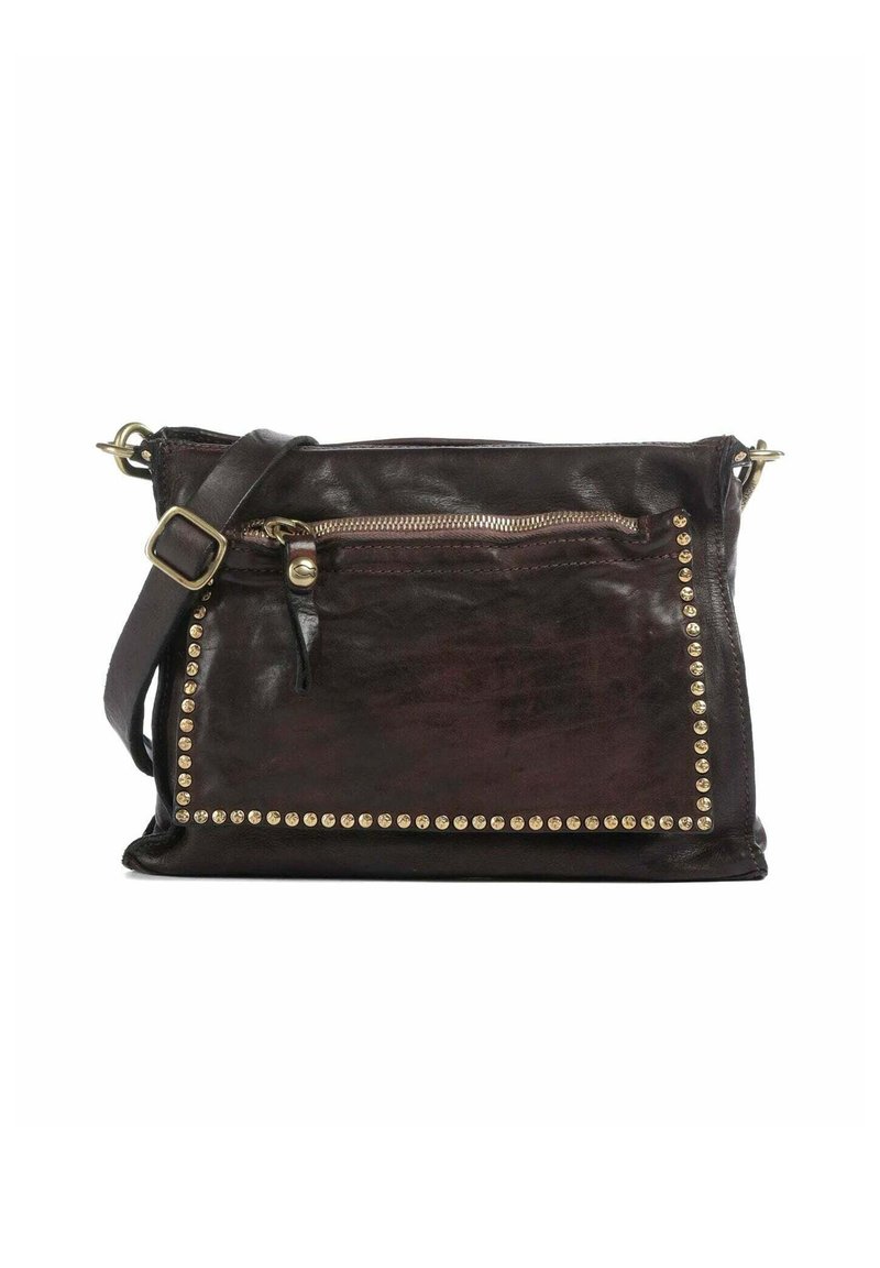Zwarte leren crossbody tas met een ritszak aan de voorkant en gestikte randen. Verstelbare schouderband voor veelzijdig gebruik.
