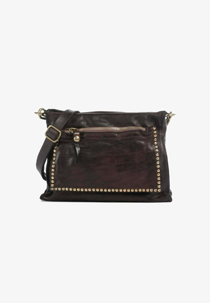 Borsa a tracolla in pelle nera con tasca frontale con zip e bordi con borchie. Tracolla regolabile per un uso versatile.