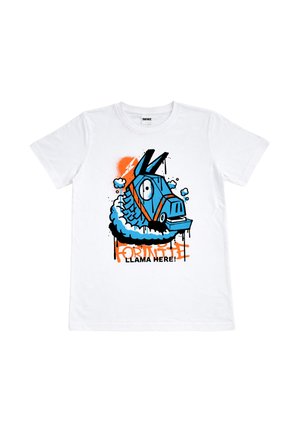 T-shirt bianca con una testa di lama blu in stile cartone animato con accenti arancioni, nuvole e la scritta "Fortnite Llama Here!" in stile graffiti.