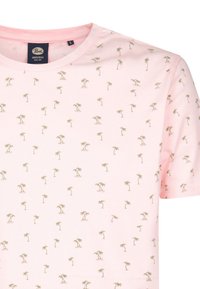 Růžový tričko s krátkým rukávem zdobené rozptýleným vzorem palmových stromů v zelené a hnědé barvě. Měkká tkanina s kulatým výstřihem.