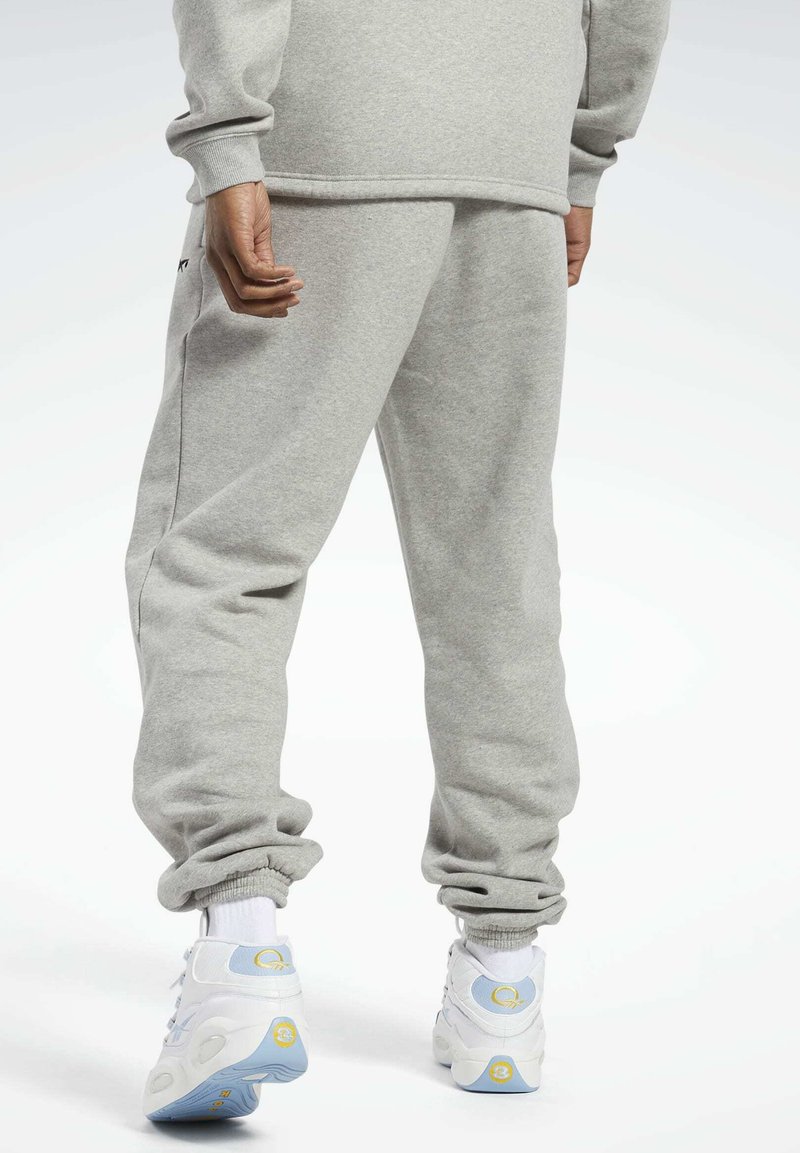 Herren Trainingsanzüge | Reebok Classic Jogginghose grey/grau - CA40001 Herren Trainingsanzüge | Reebok Classic Jogginghose grey/grau - CA40001