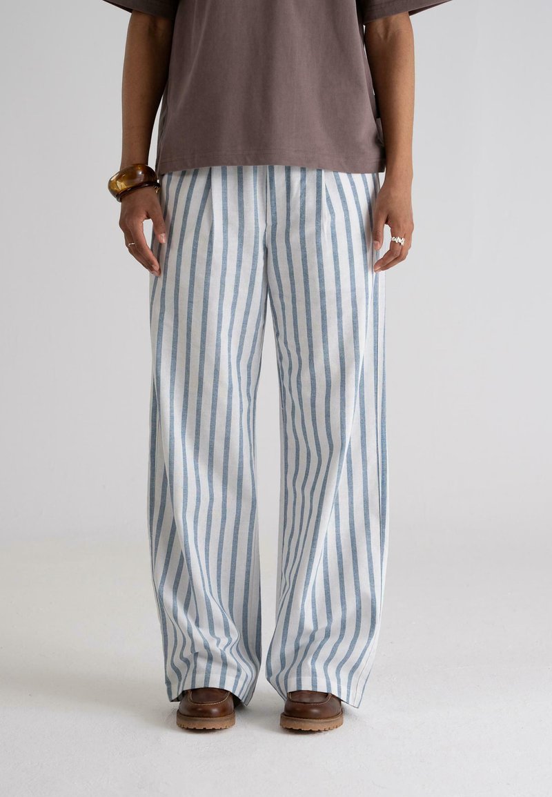 PROHIBITED - STRIPED - Trousers - blue cream, Enlarge