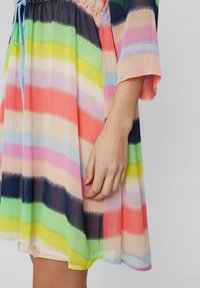 Nümph NUBETH DRESS - Ingruha - calypso coral