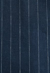 Thumbnail Image 10