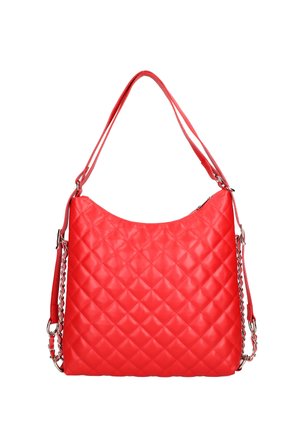 Sac à main en cuir rouge matelassé avec chaîne et double bandoulière en cuir, forme rectangulaire et fermeture éclair sur le dessus.