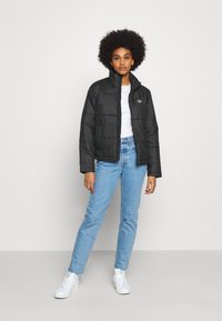 adidas Originals SHORT PUFFER MIDWEIGHT JACKET - Allvädersjacka - black