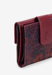 Bosanova PEQUEÑO DE BURDEOS CON SOLAPA - Monedero - burdeos