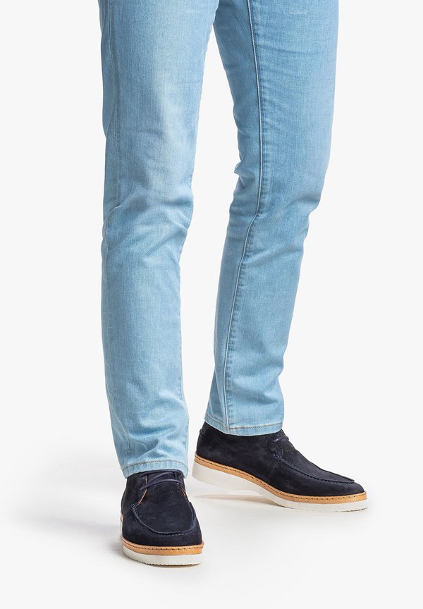 Sportlicher Schnürer