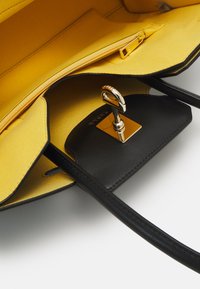Furla GENESI L TOTE - Handväska - nero