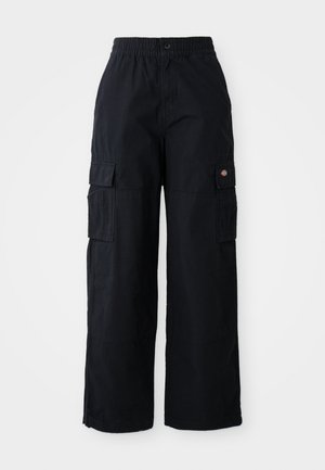 Calças cargo pretas com um cós elástico e um botão. Apresentam dois grandes bolsos laterais e um logótipo em patch na perna esquerda. Design de perna larga.