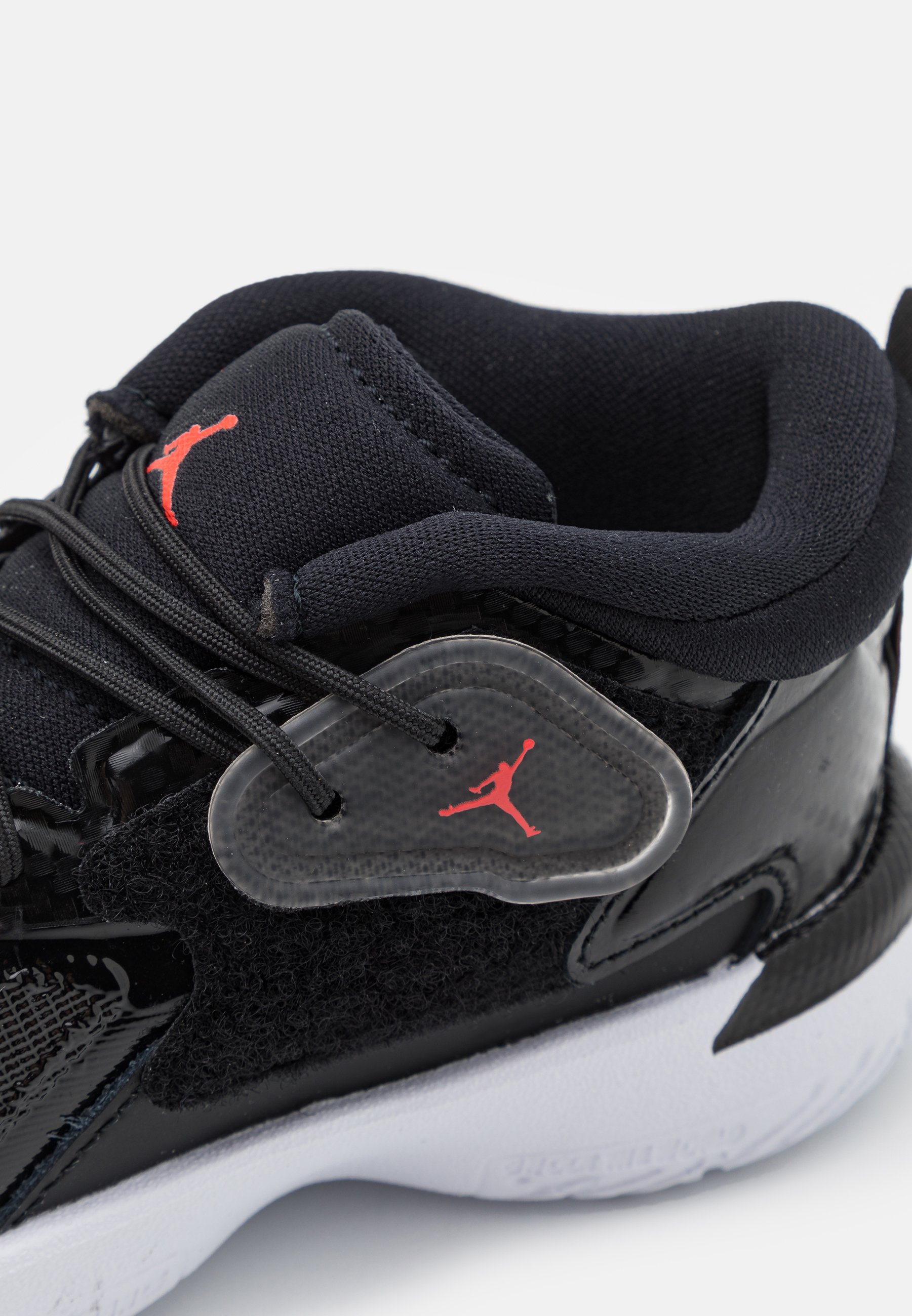Jordan ZION 1 UNISEX - Zapatillas de baloncesto - black/bright  crimson/white/negro - Zalando.es