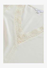 Non sélectionné, ecru