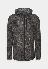 Lekka kurtka z kapturem w ciemnym, kamuflażowym wzorze. Posiada przednią kieszeń na zamek i elastyczne mankiety. Wykonana z teksturowanego materiału syntetycznego.