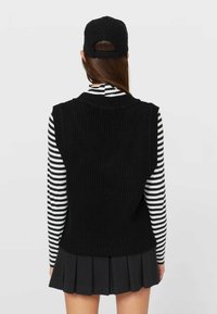 Stradivarius Strickpullover - black