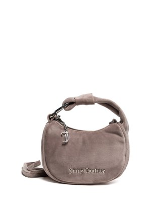 Piccola borsa Juicy Couture in camoscio color talpa con manico annodato, dettaglio in catena d'argento e logo impresso sul davanti.