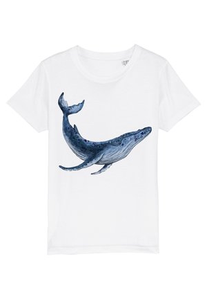 T-shirt blanc pour enfants avec une illustration détaillée en aquarelle bleue d'une baleine nageant sur le devant.