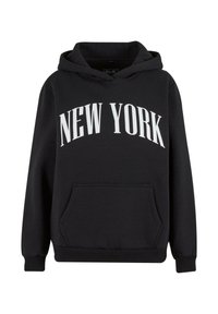 Fekete kapucnis pulóver kenguruzsebből, amelyen a "NEW YORK" felirat nagy fehér nagybetűkkel szerepel a mellkason. Puha anyag és bordázott mandzsetták.
