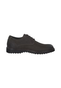 Zapato de vestir de cuero marrón oscuro con textura suave, punta redonda y suela de goma negra. Cuenta con costuras en contraste y diseño de cordones.
