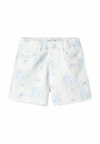 Vita blommiga denimshorts med ett ljusblått ros mönster, fransig nederkant och traditionell femfickdesign med knappstängning fram.
