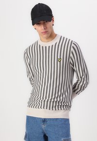Lyle & Scott VERTICAL STRIPE CREW NECK  - Strickpullover - cove